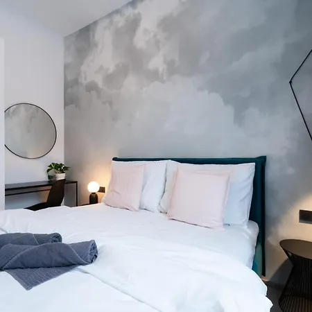 Apartment Urban Oasis